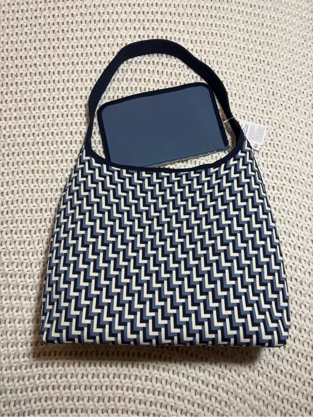 NWT lululemon shoulder bag L monogram knit in club blue/washed denim/light ivory - Picture 5 of 11